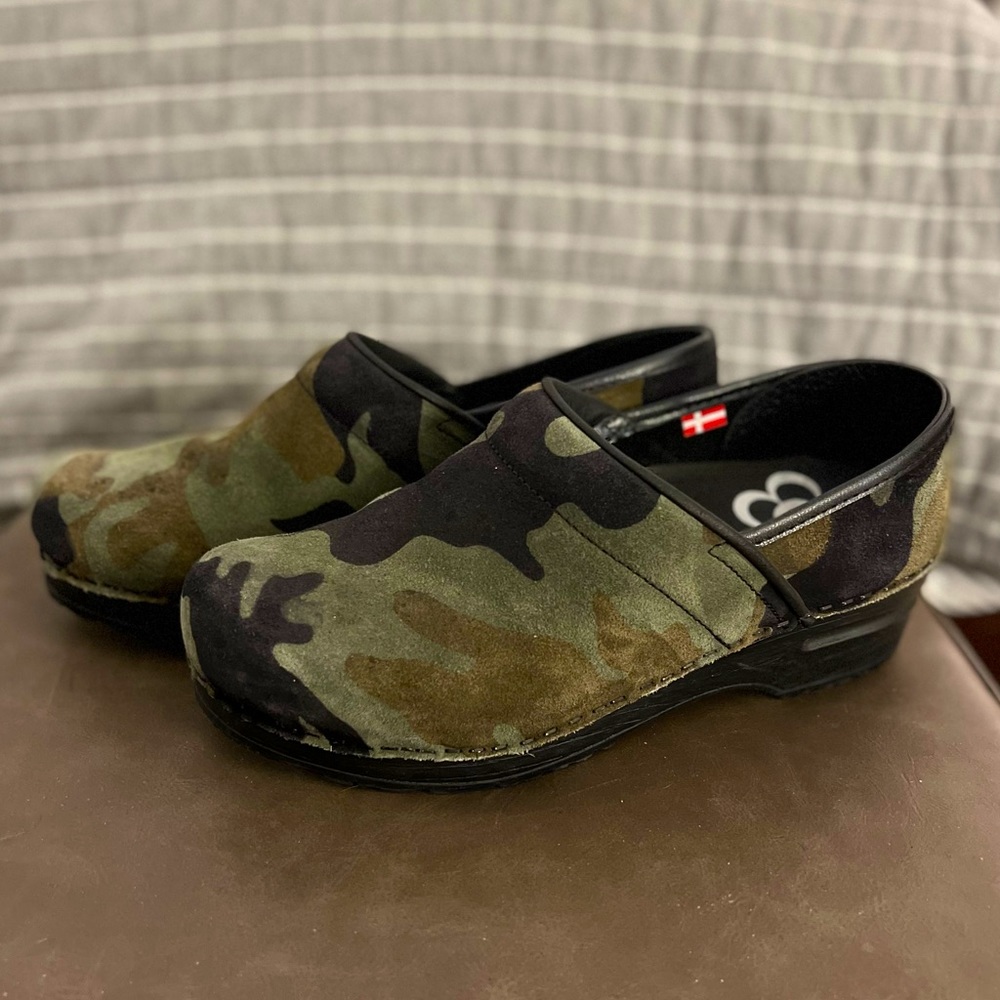 Sanita clogs
